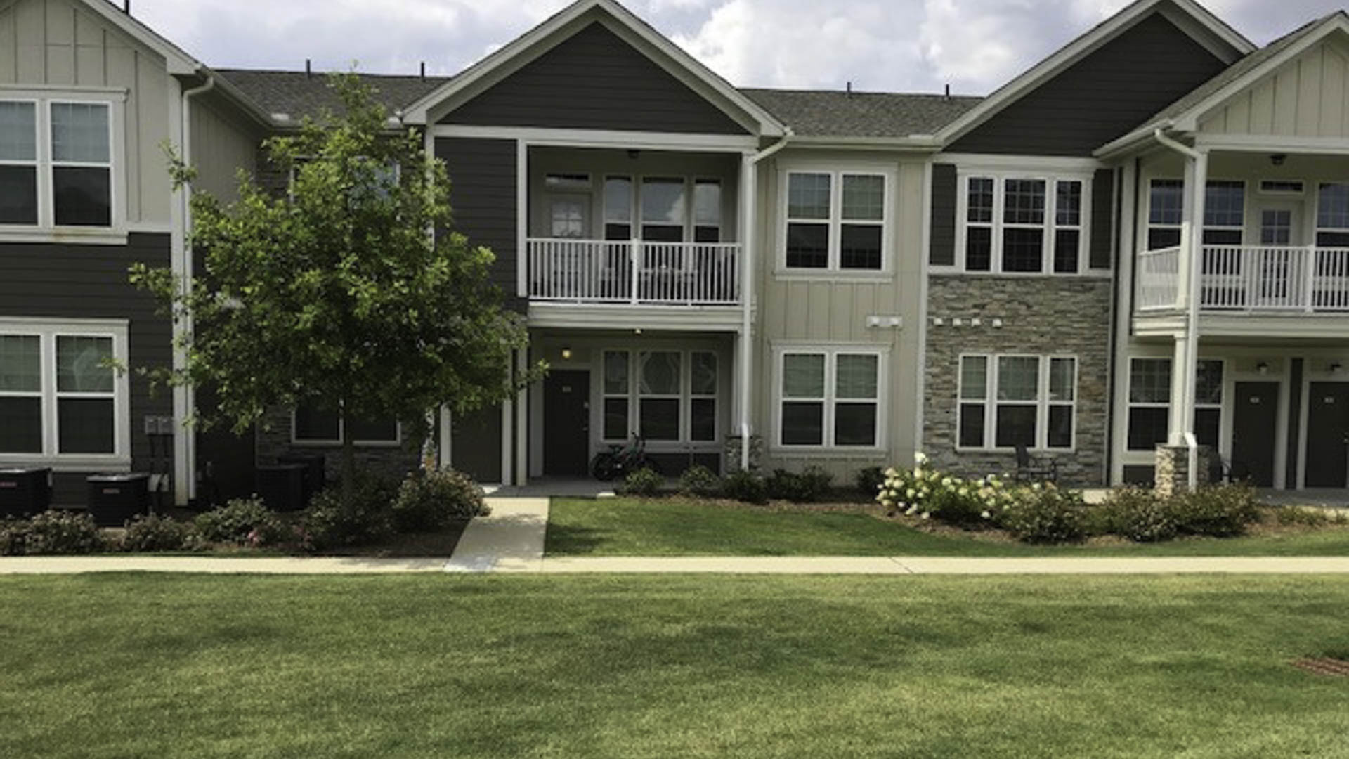 Photos of Greenville, SC Apartments Springs at Laurens Road